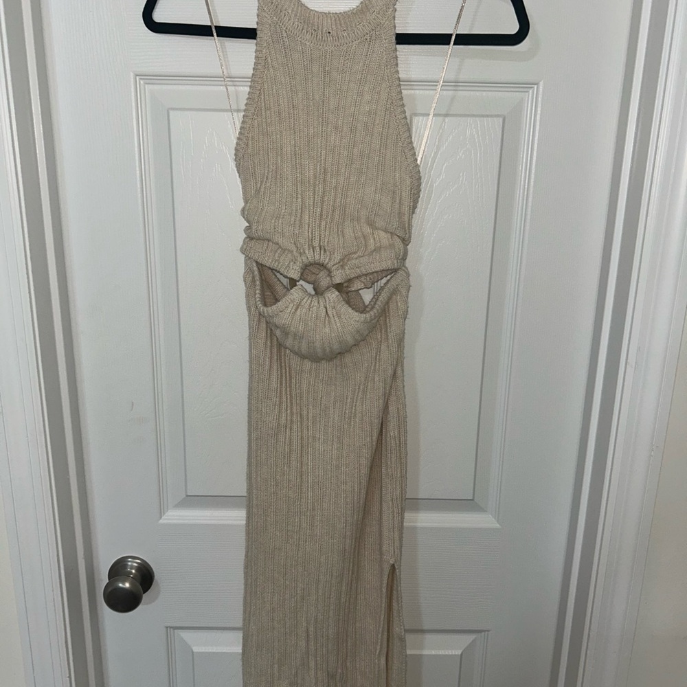Elegant Beige Knit Dress